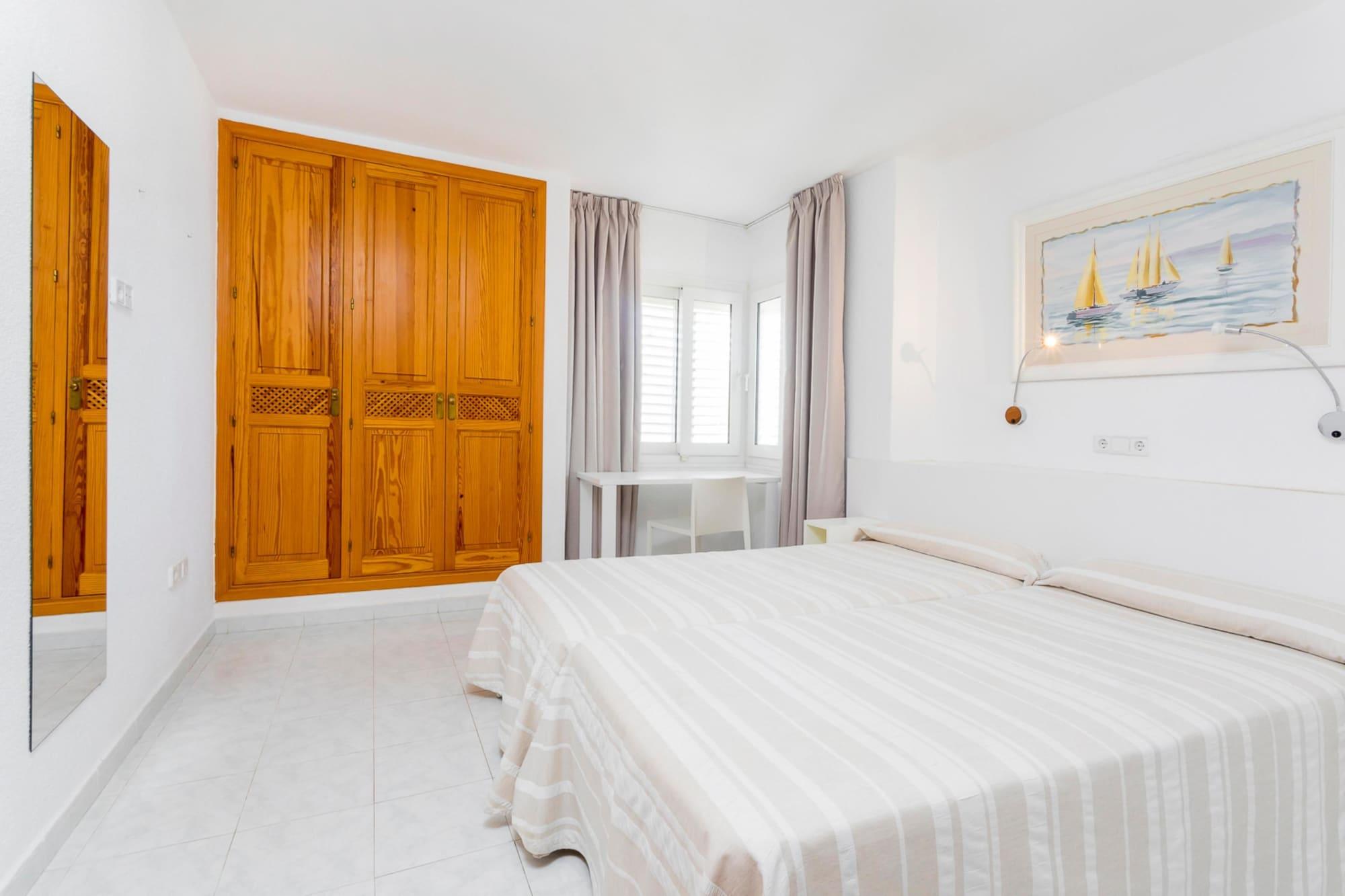 Aparthotel Duquesa Playa Santa Eulària des Riu Exterior foto