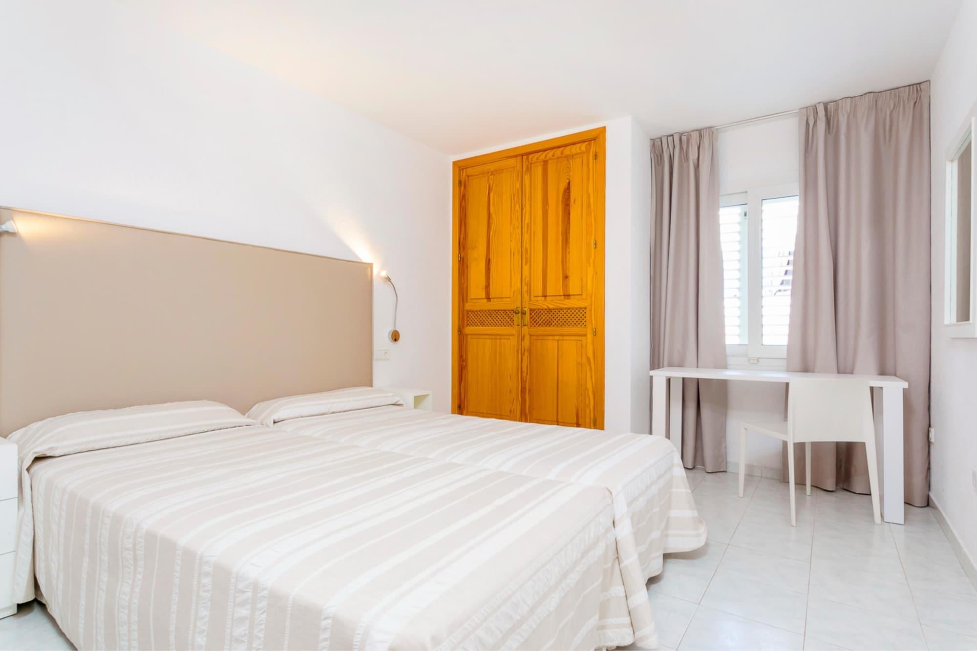 Aparthotel Duquesa Playa Santa Eulària des Riu Exterior foto