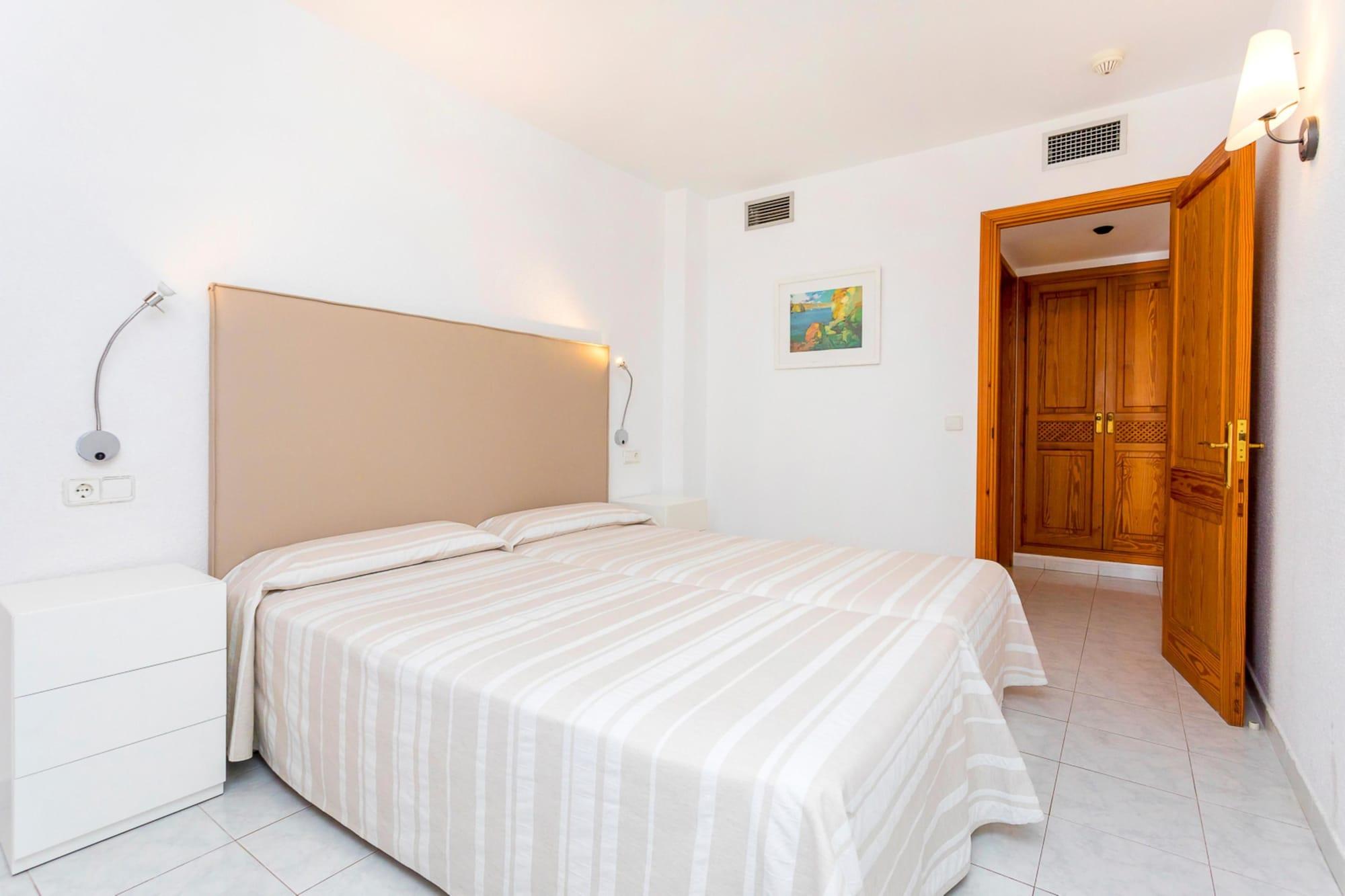 Aparthotel Duquesa Playa Santa Eulària des Riu Exterior foto