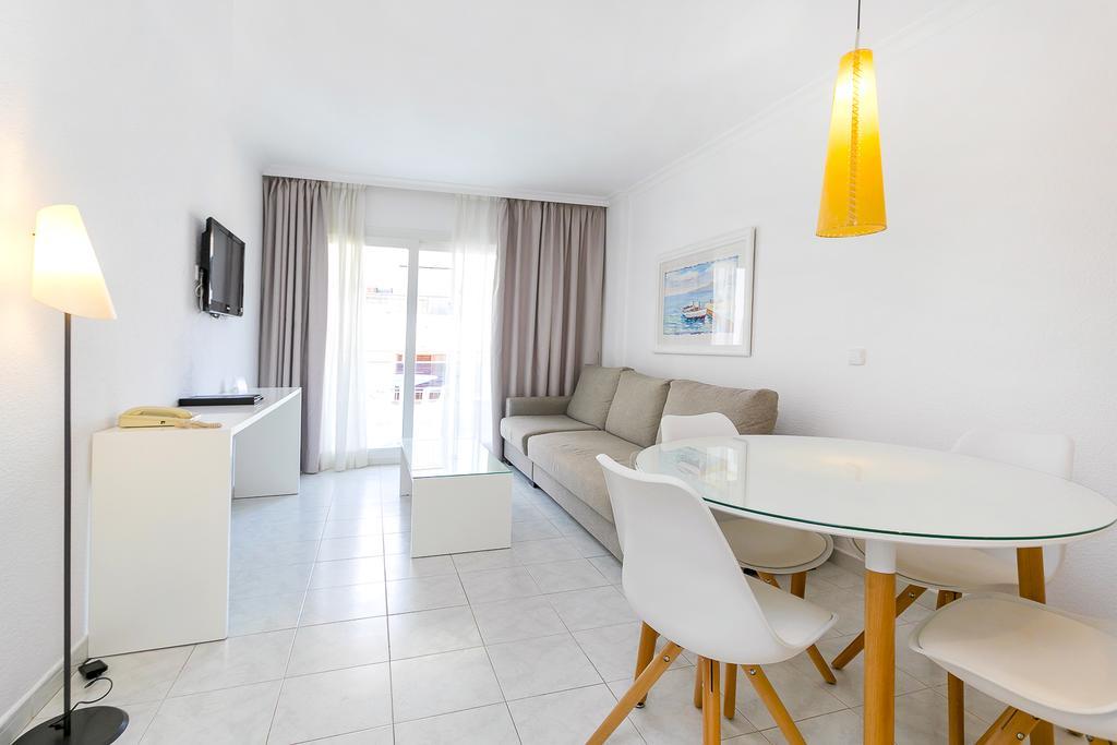 Aparthotel Duquesa Playa Santa Eulària des Riu Exterior foto