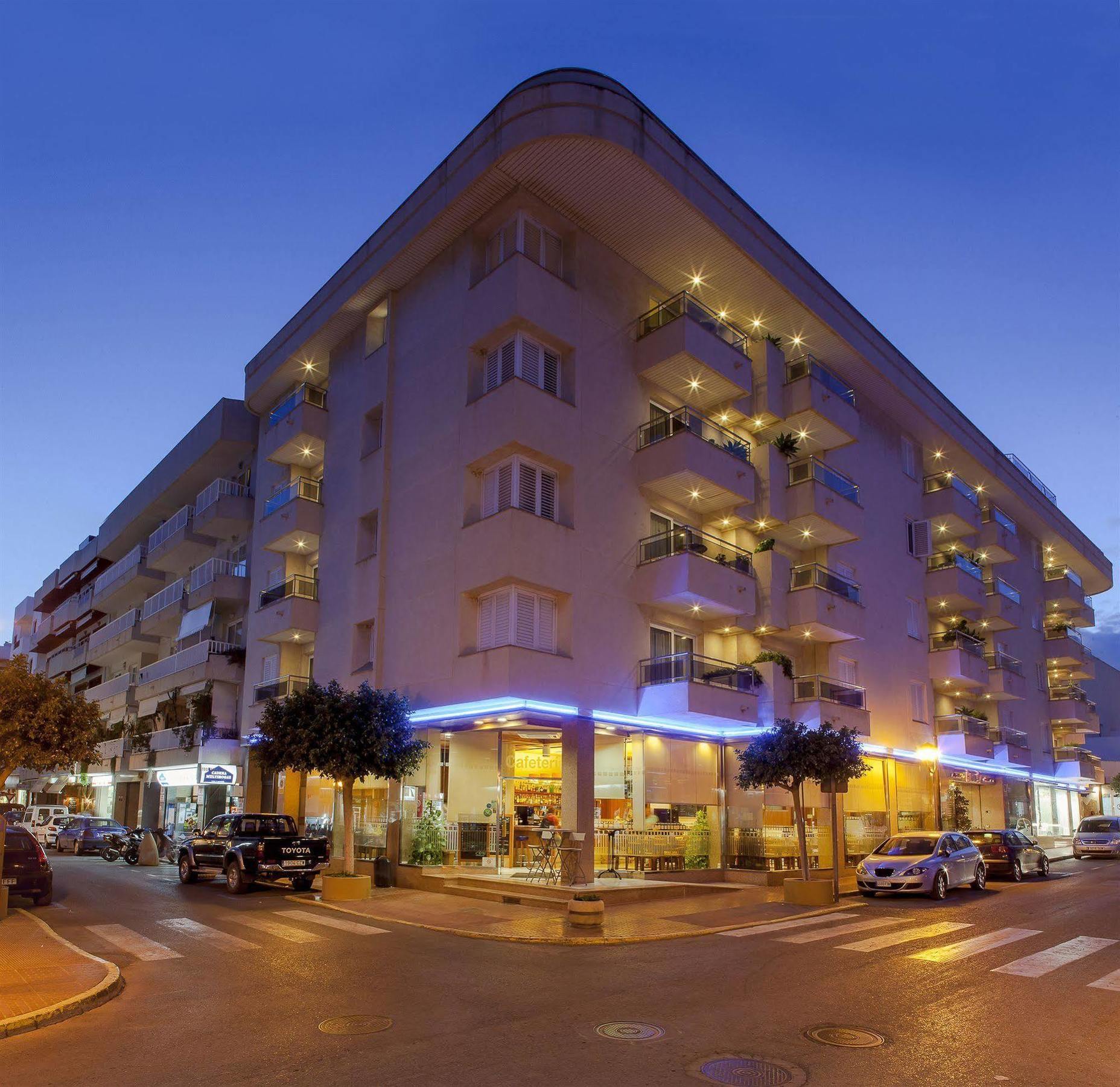 Aparthotel Duquesa Playa Santa Eulària des Riu Exterior foto