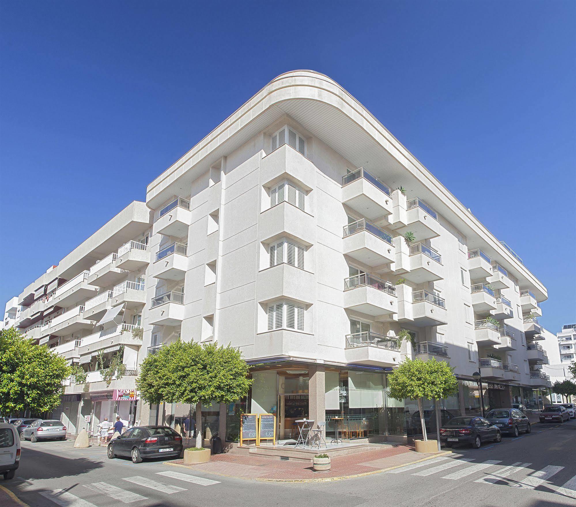 Aparthotel Duquesa Playa Santa Eulària des Riu Exterior foto
